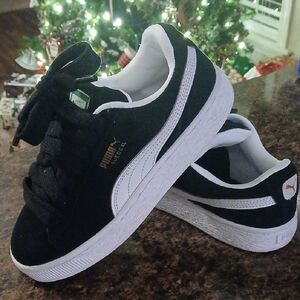 Boys PUMA Sneakers